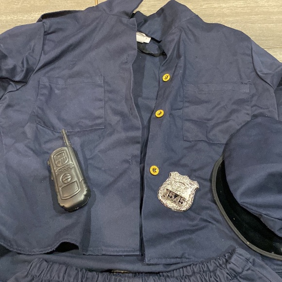 Sexy Police Officer Costume - Picture 2 of 5